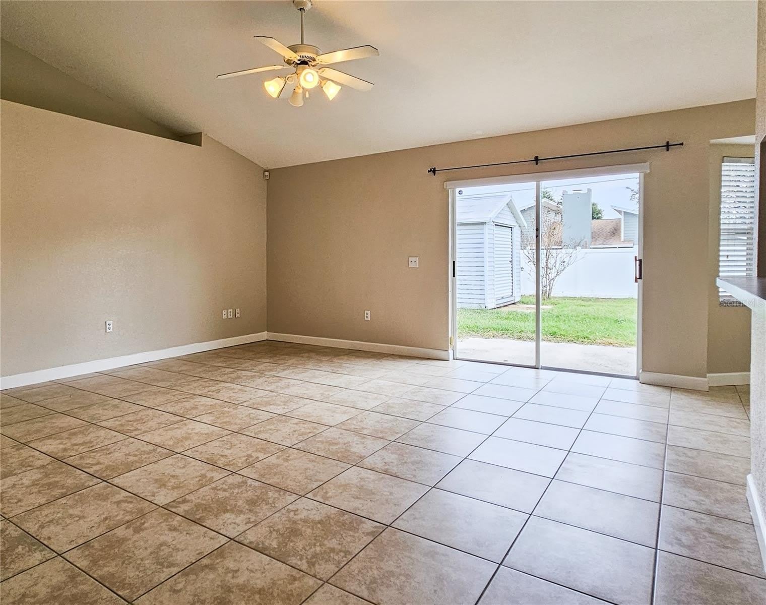 5260 ENGLISH Drive – photo 3