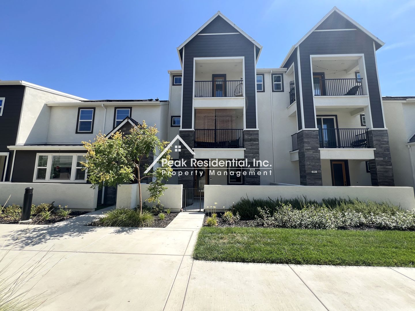 Updated 4bd/3.5ba Natomas Home with Garage! – photo 2