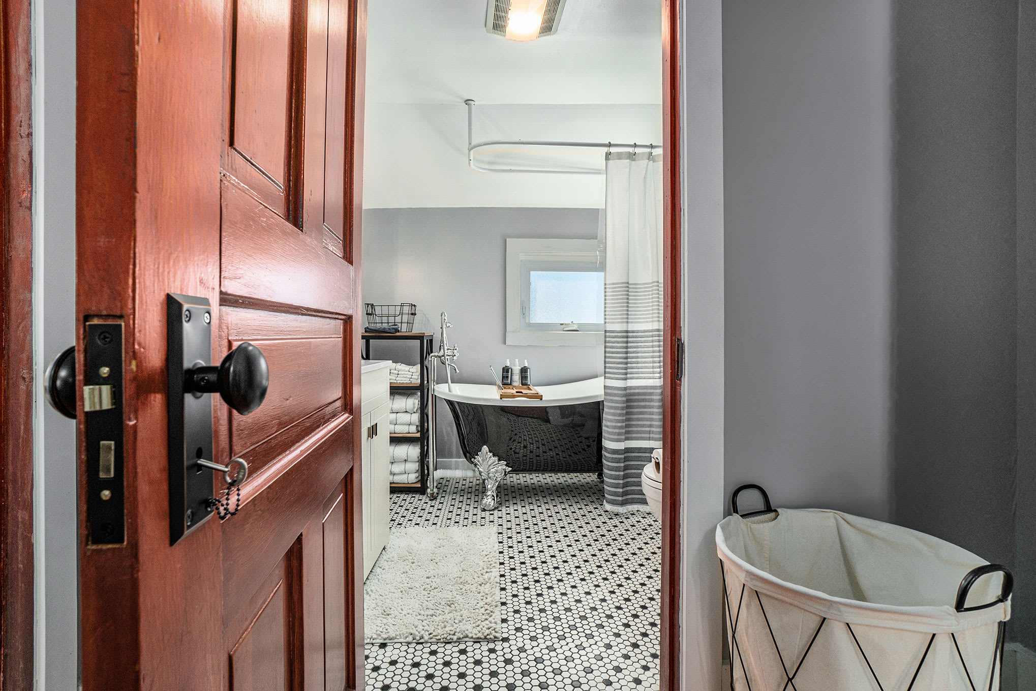 7215 Severance St – photo 2