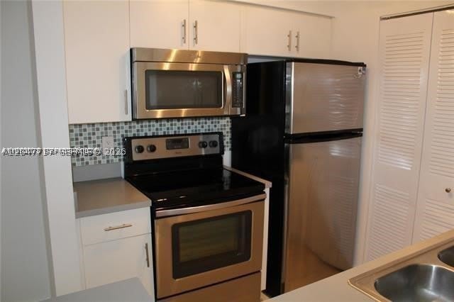 1247 SW 46th Ave – photo 2