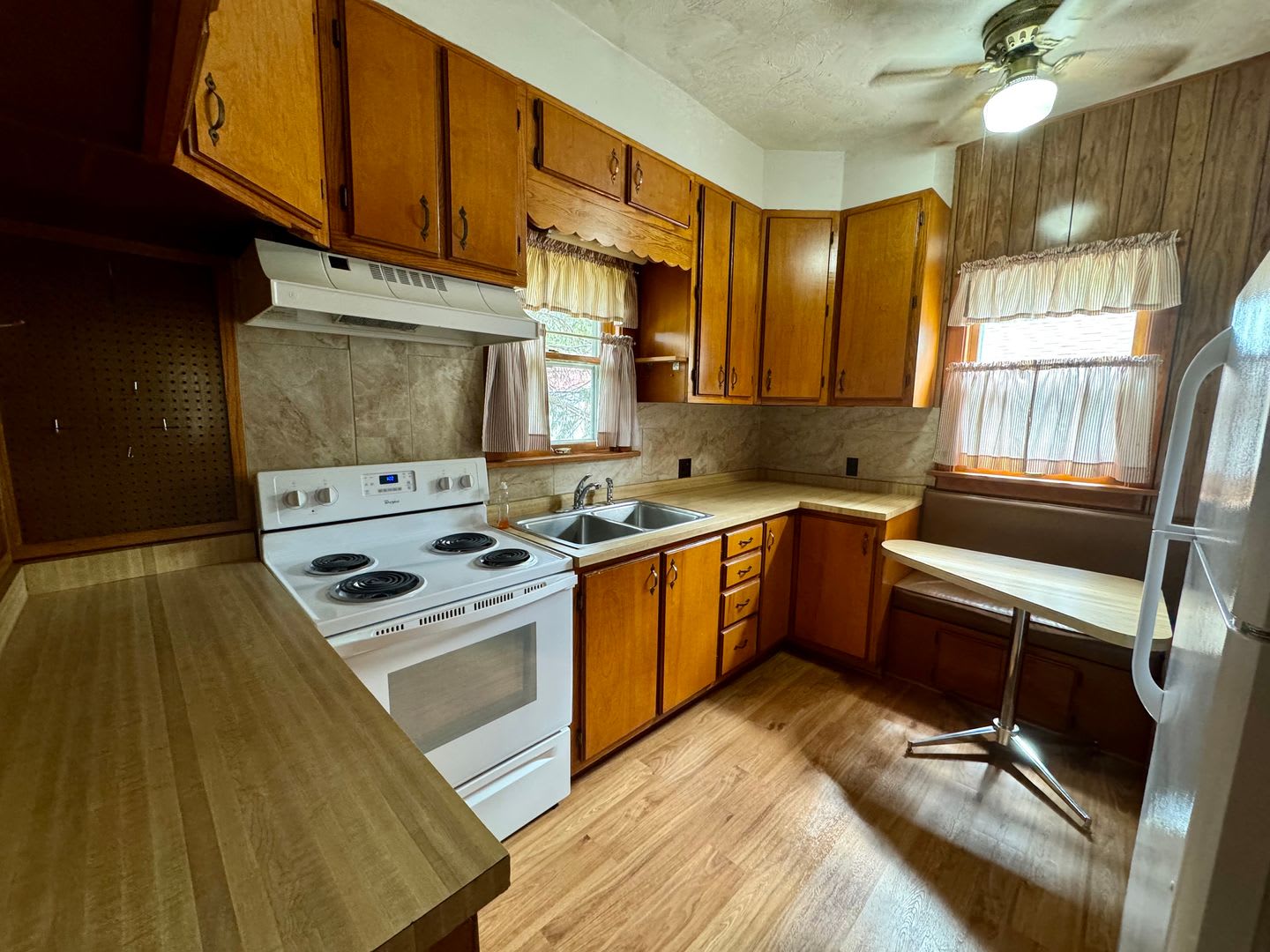 3 Bed 2 Bath House In South Central Lincoln – photo 2