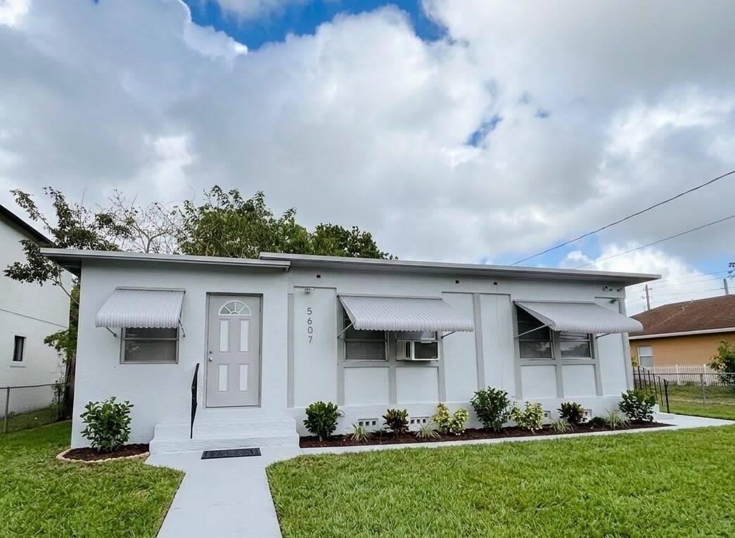 5607 Polk Street – photo 1