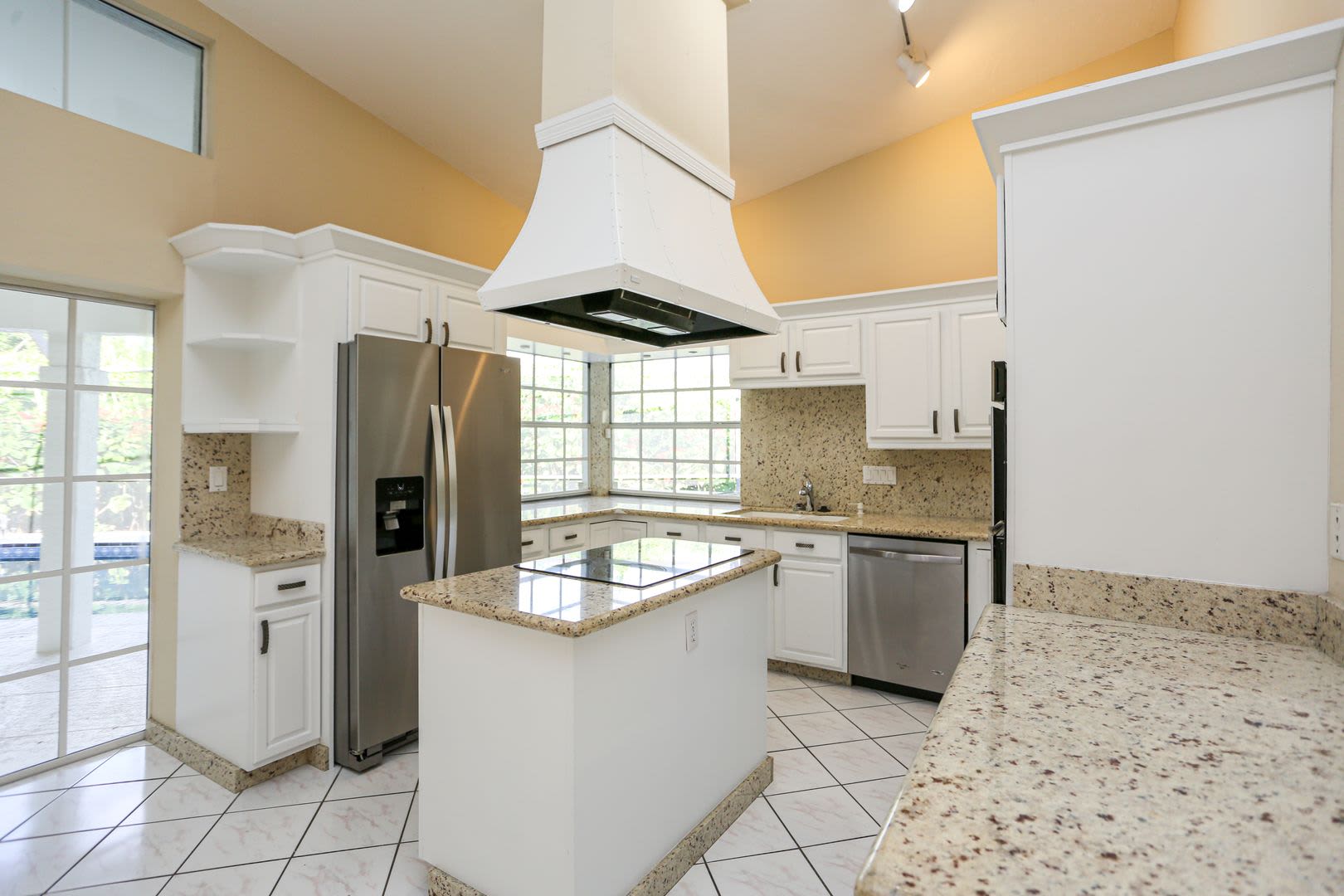 Ask About The Two Weeks Free Moon Lake Great Location Single Family Home With Pool Lake View Unfurnished Annual – photo 1