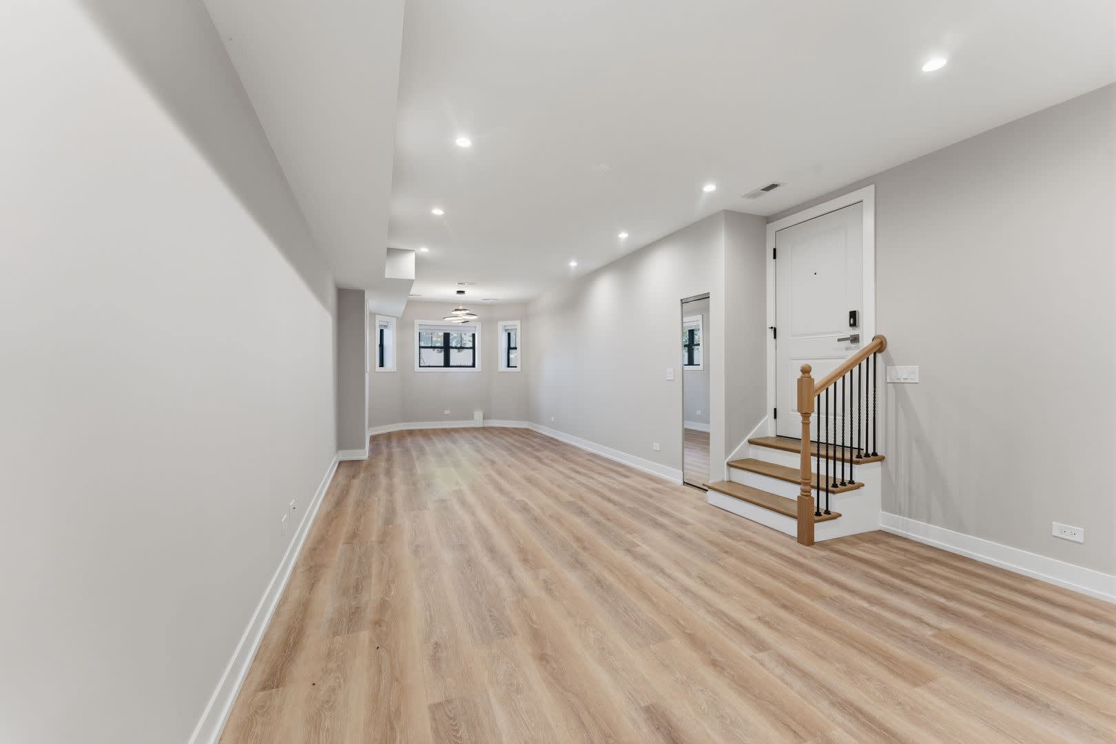 7518 N Eastlake Terrace – photo 3