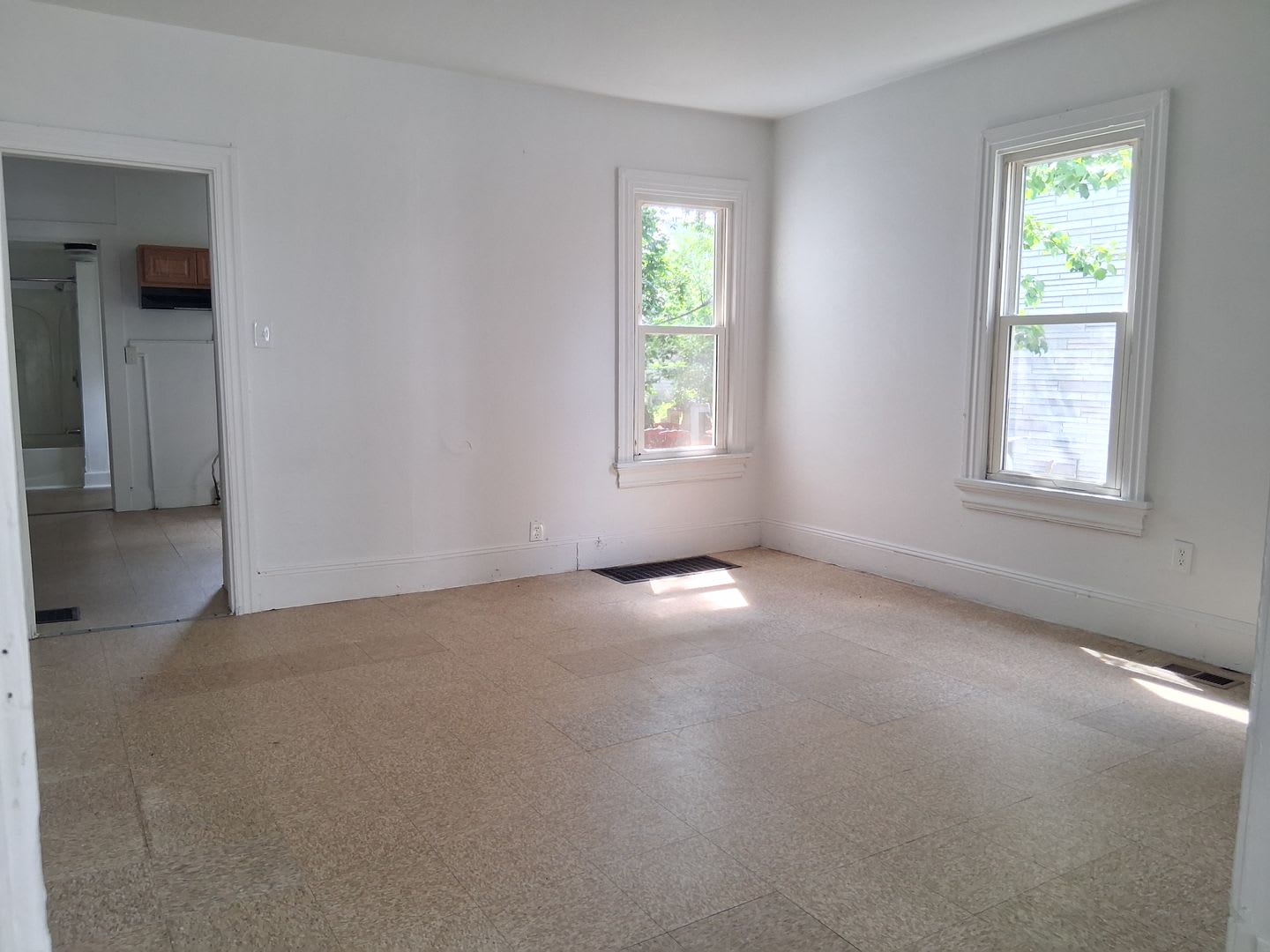 Spacious 3 Bedroom House FOR RENT in Bridgeton $1650 – photo 5