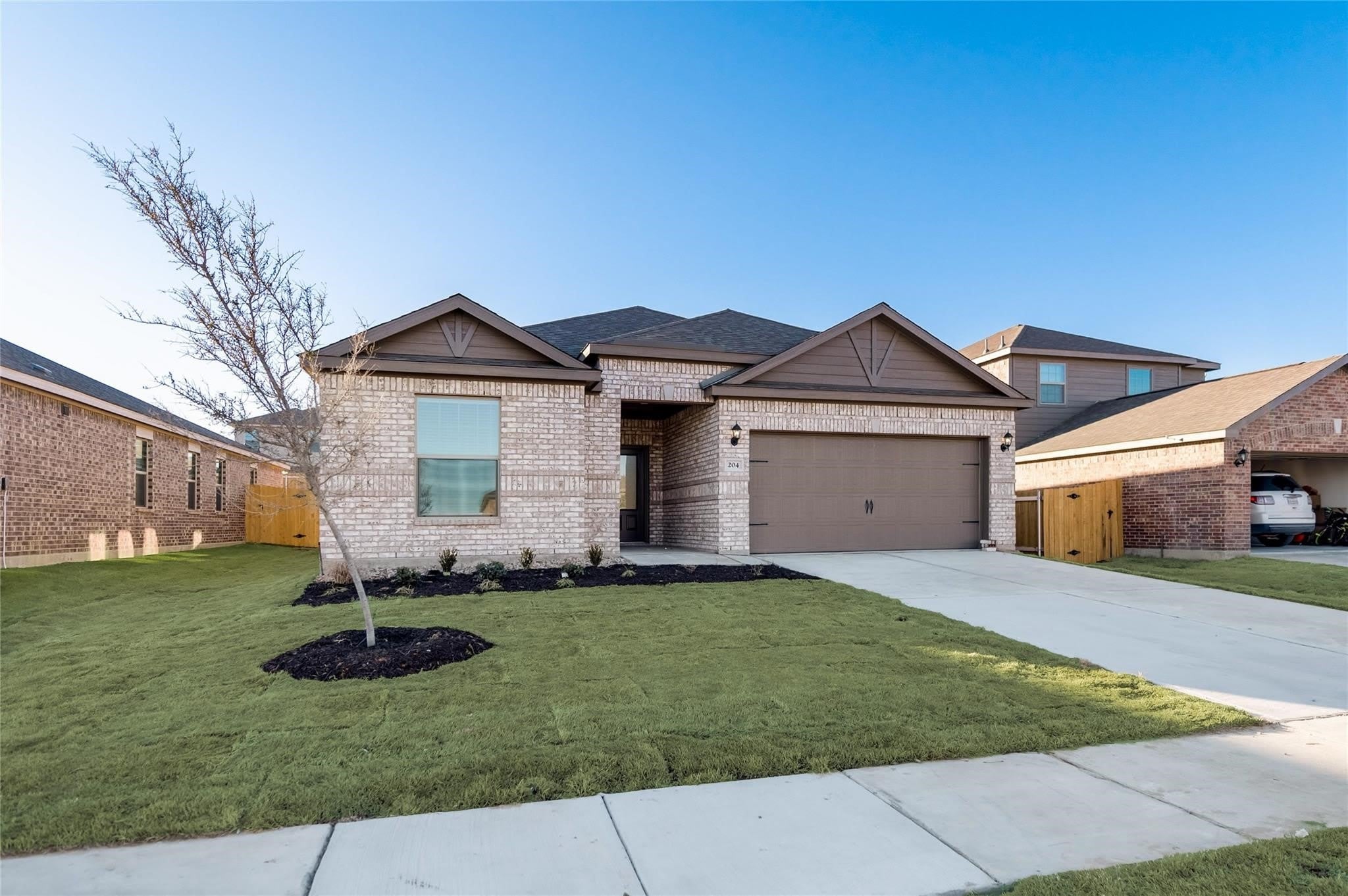 204 Lake Ridge Drive – photo 2