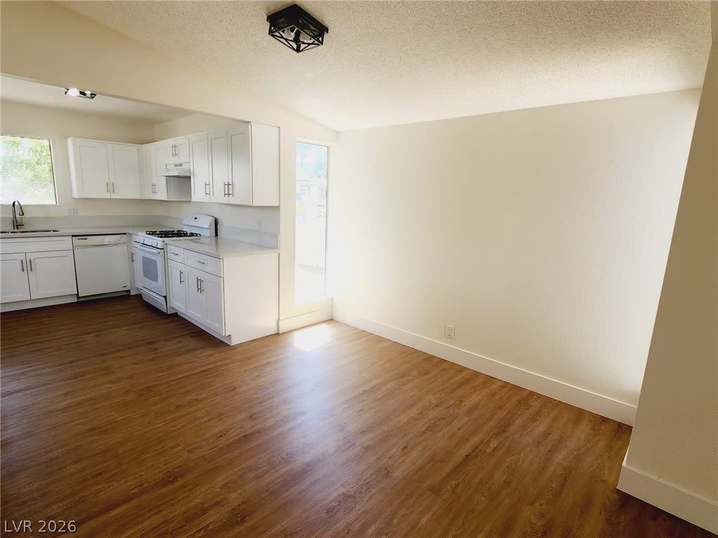6232 ESPINOSA Avenue – photo 5