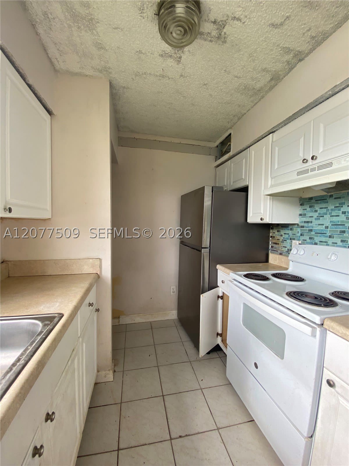 820 N Franklin Ave – photo 5