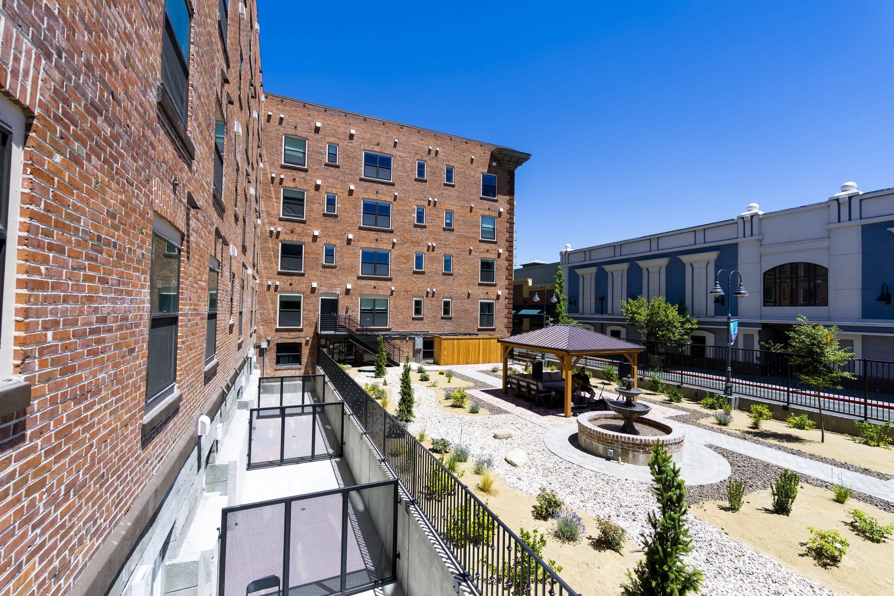 One18 West Street Residential – photo 3