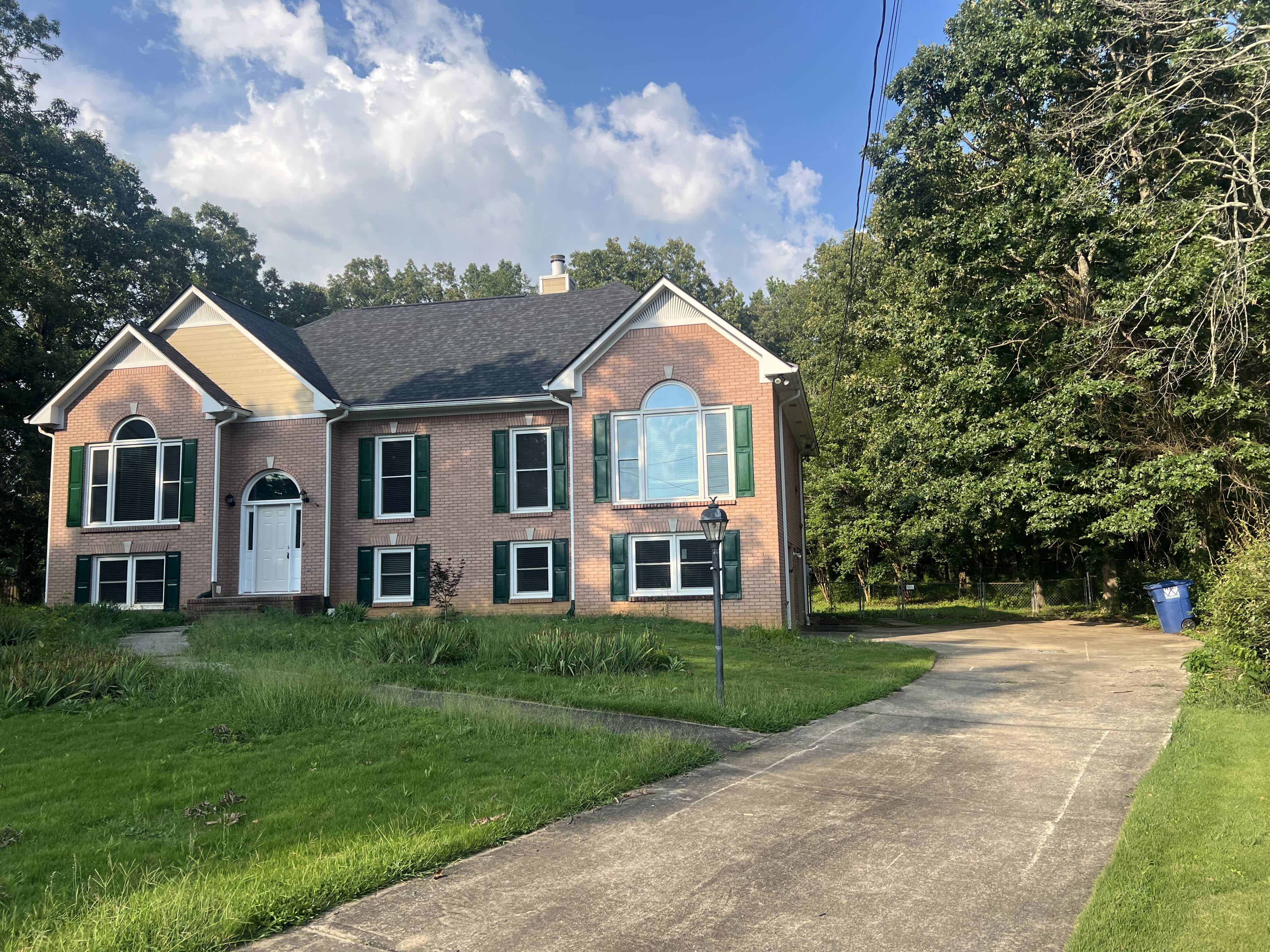601 Southdale Cir – photo 2