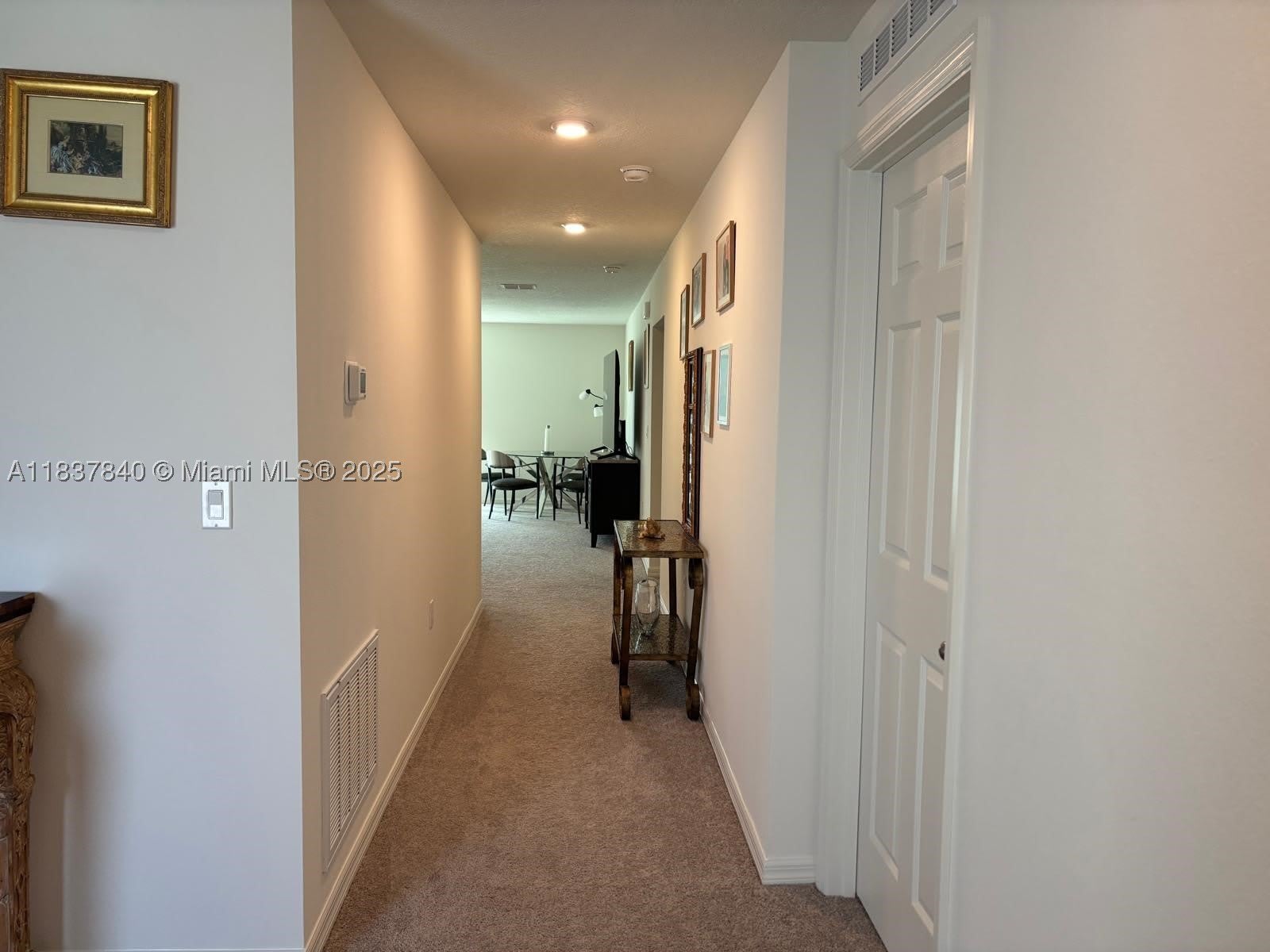 1073 SW Eureka Ave – photo 3