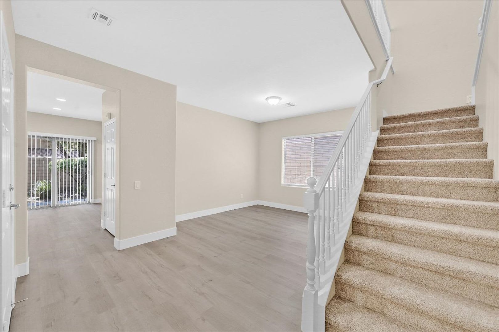 3 Bedroom Home With Loft Located In Summerlin – photo 3