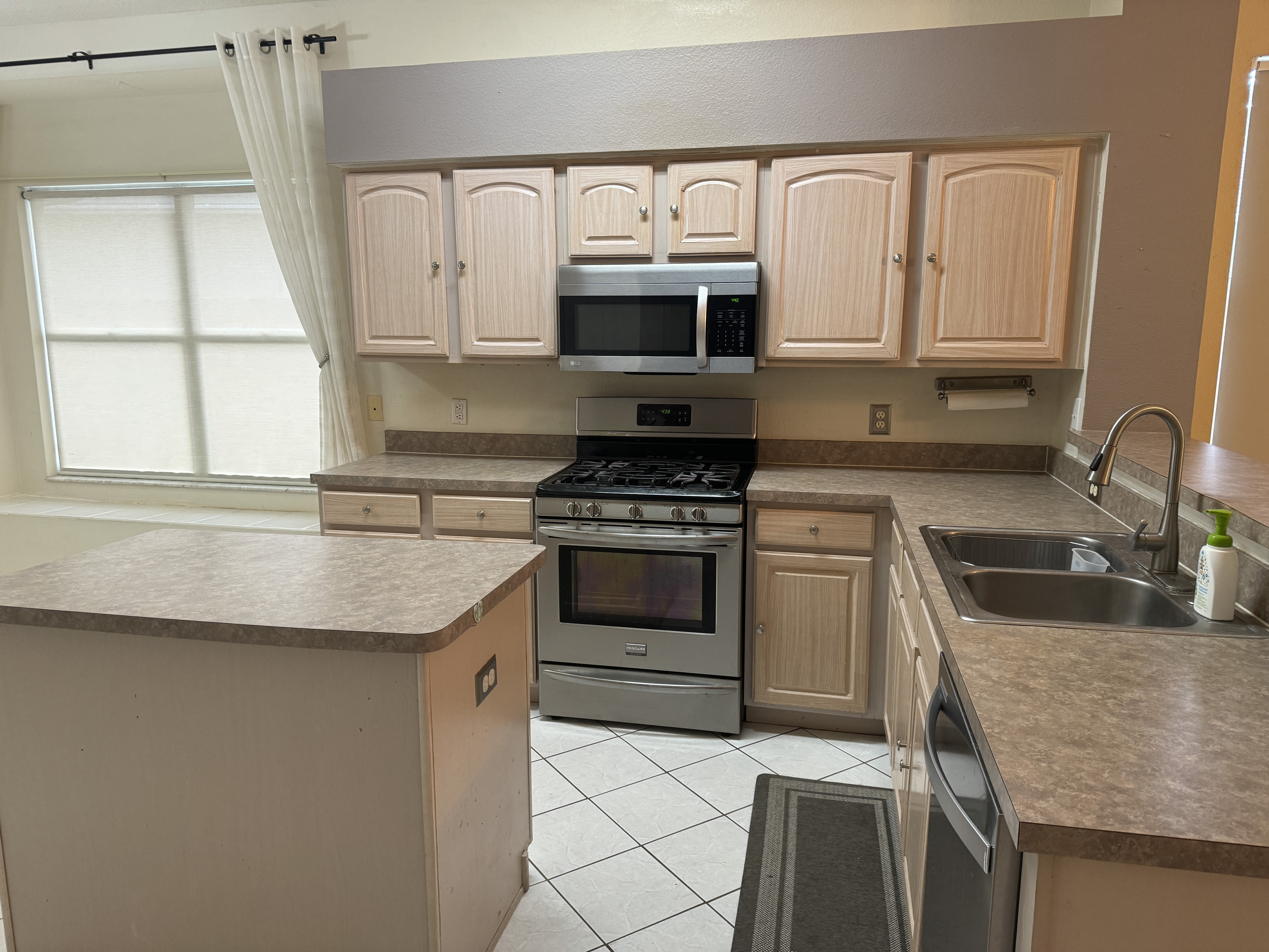8404 Fenwick Avenue – photo 4