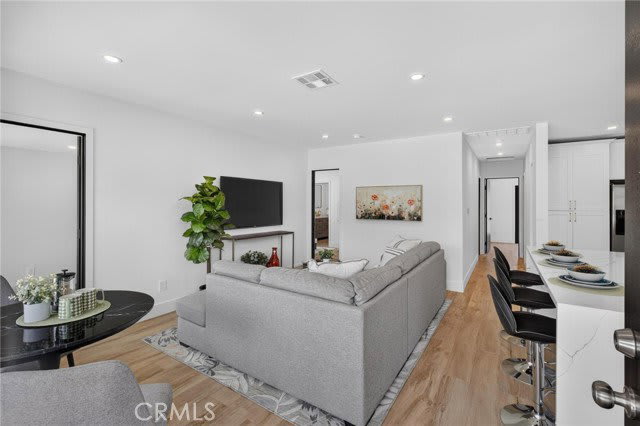 1223 West 23rd Street – photo 2