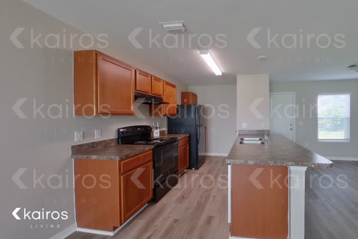1126 Northwest 4Th Avenue – photo 4