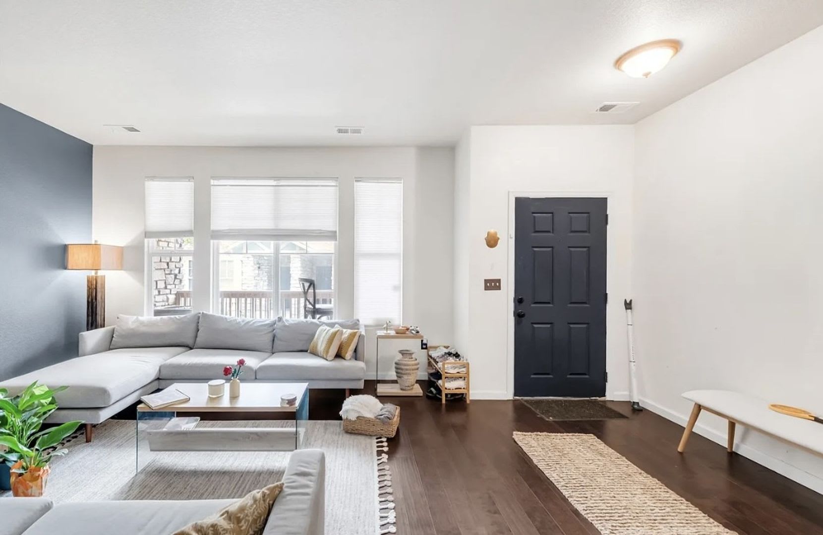 Contemporary and modern living at its finest! – photo 2