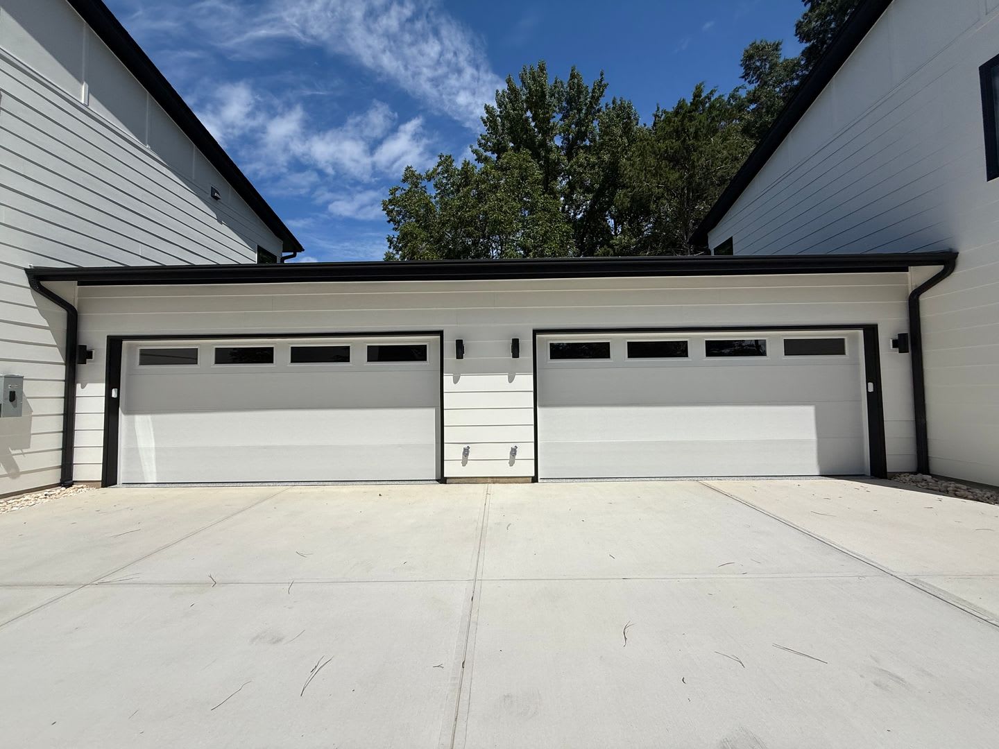Offering 1 000 Rent Credit For A Lease Signed By 8 31 Newly Built Luxury 3Bd 2 5Ba Downtown Raleigh Townhome With A Private Fenced Yard No Shared Walls A 2 Car Attached Garage – photo 3