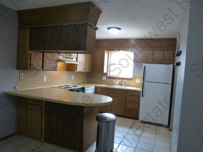521 Merrill Drive – photo 2