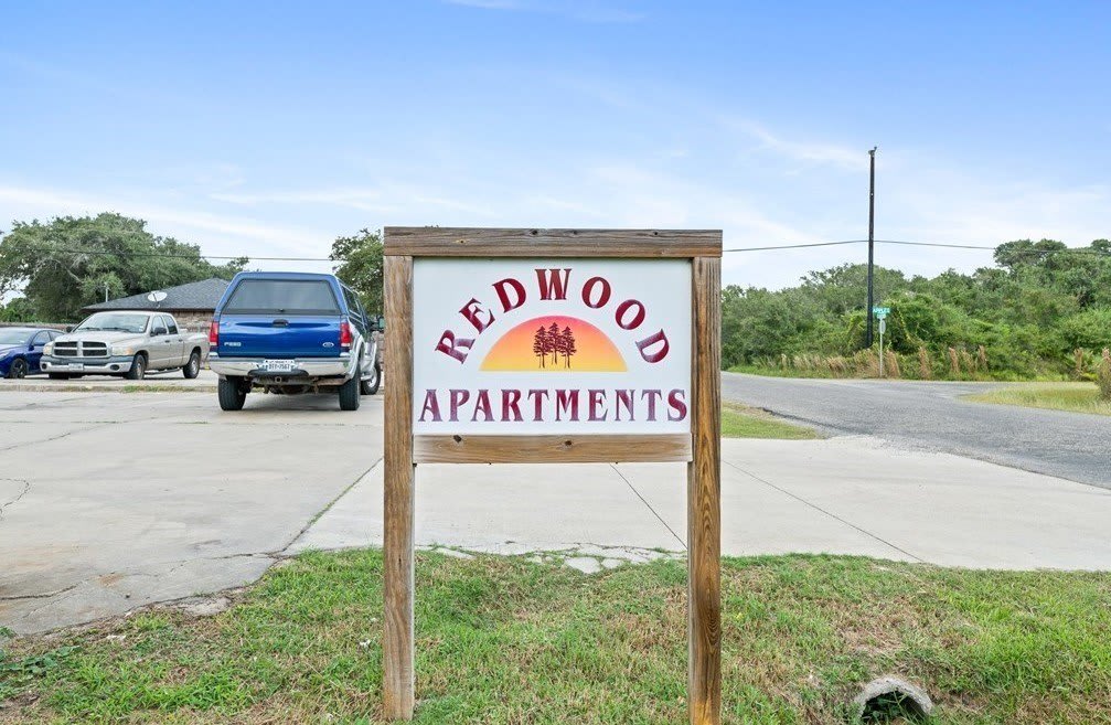 659 Redwood Avenue – photo 2