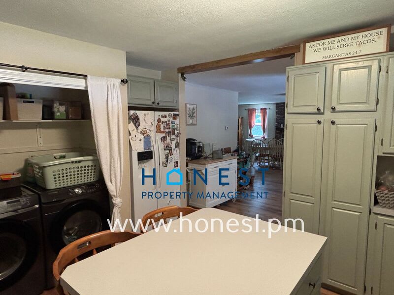 206 Derosay Avenue – photo 2