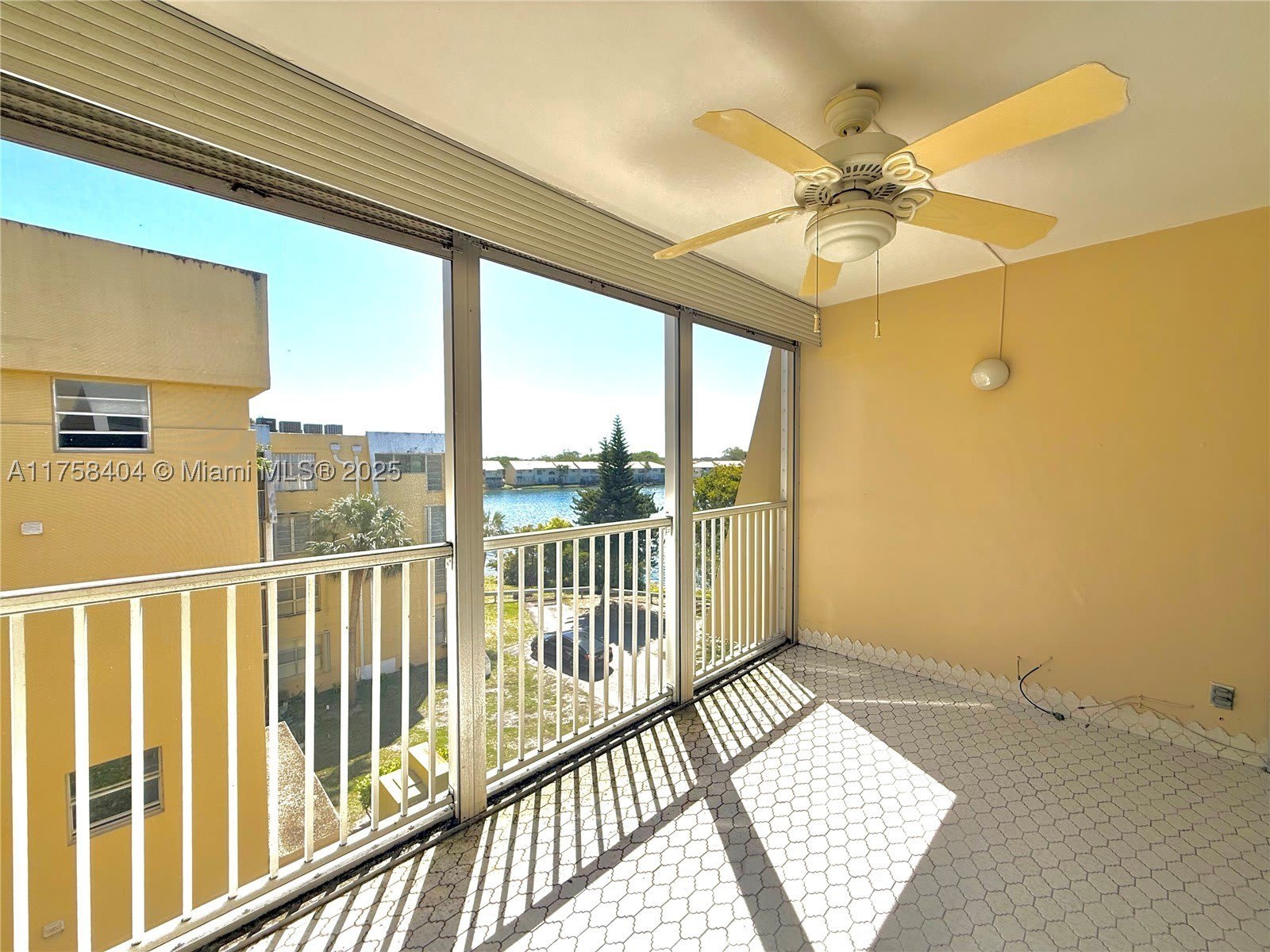 920 Ne 199Th St – photo 4