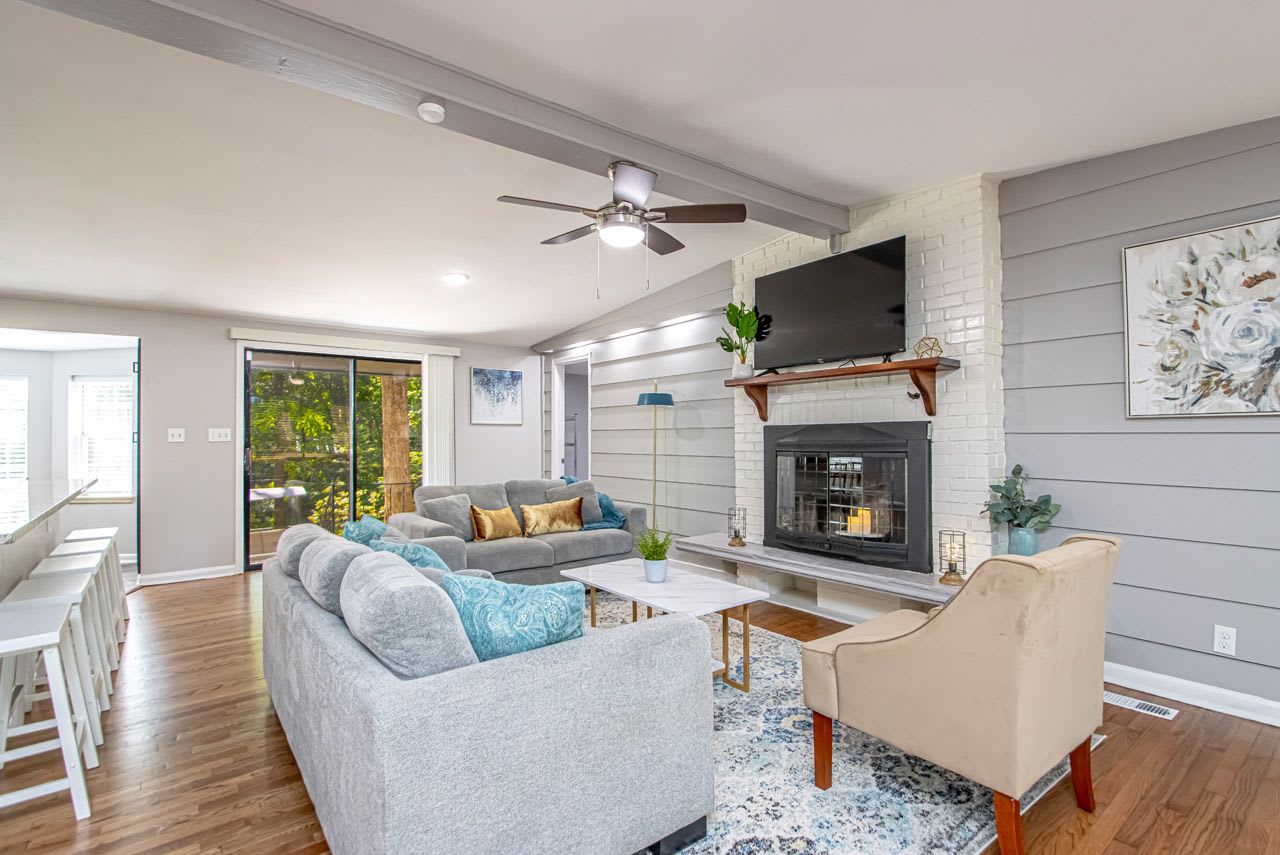 1425 Southeastern Ave – photo 5