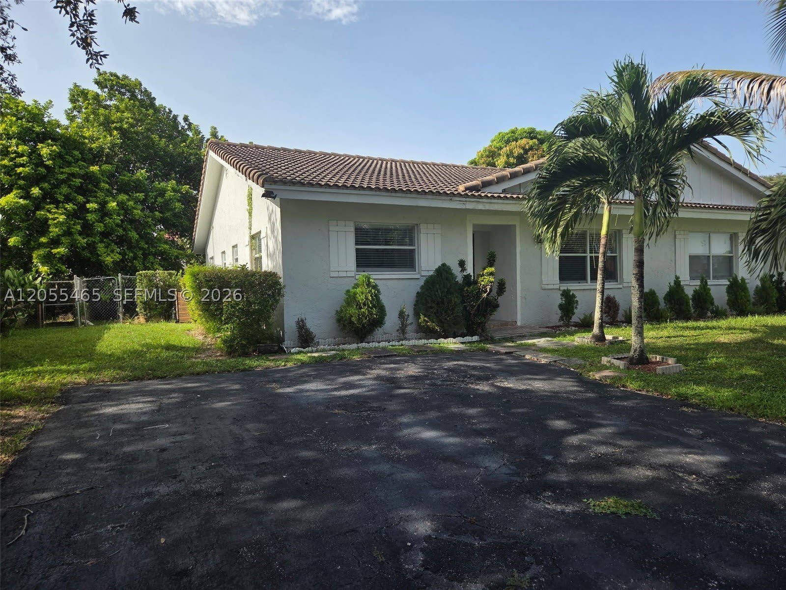 8227 Nw 39Th St – photo 1