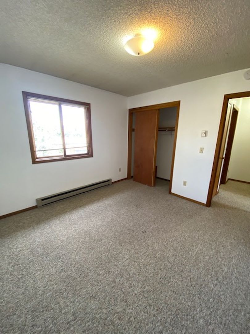 3 Bedroom 2 1/2 Bathroom Townhouse- CLOSE TO MSU – photo 2