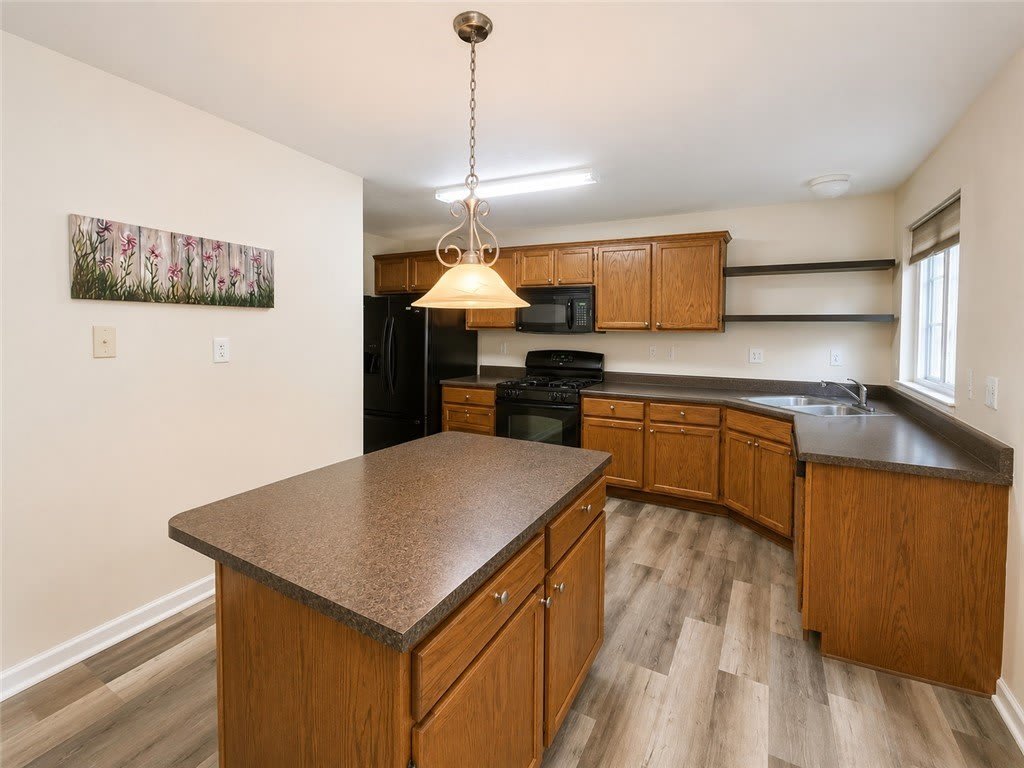122 Broadstone Dr – photo 5