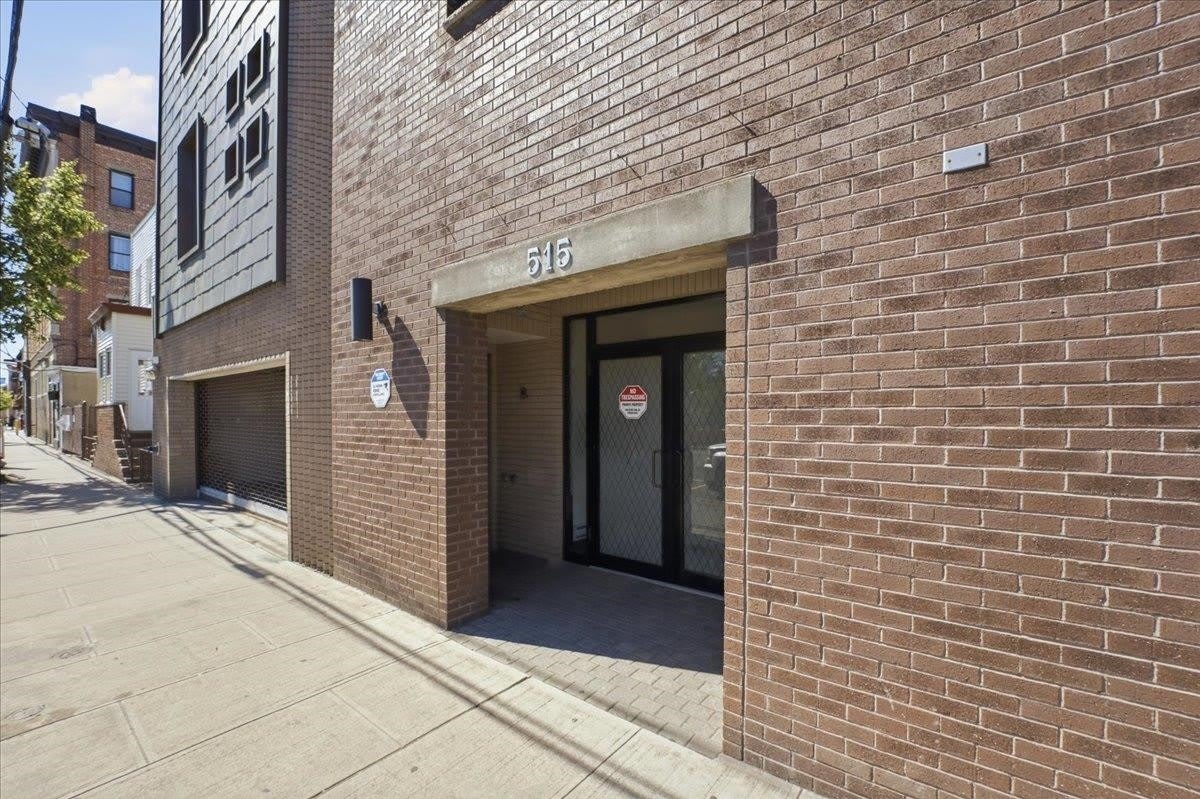 515 30TH ST – photo 3
