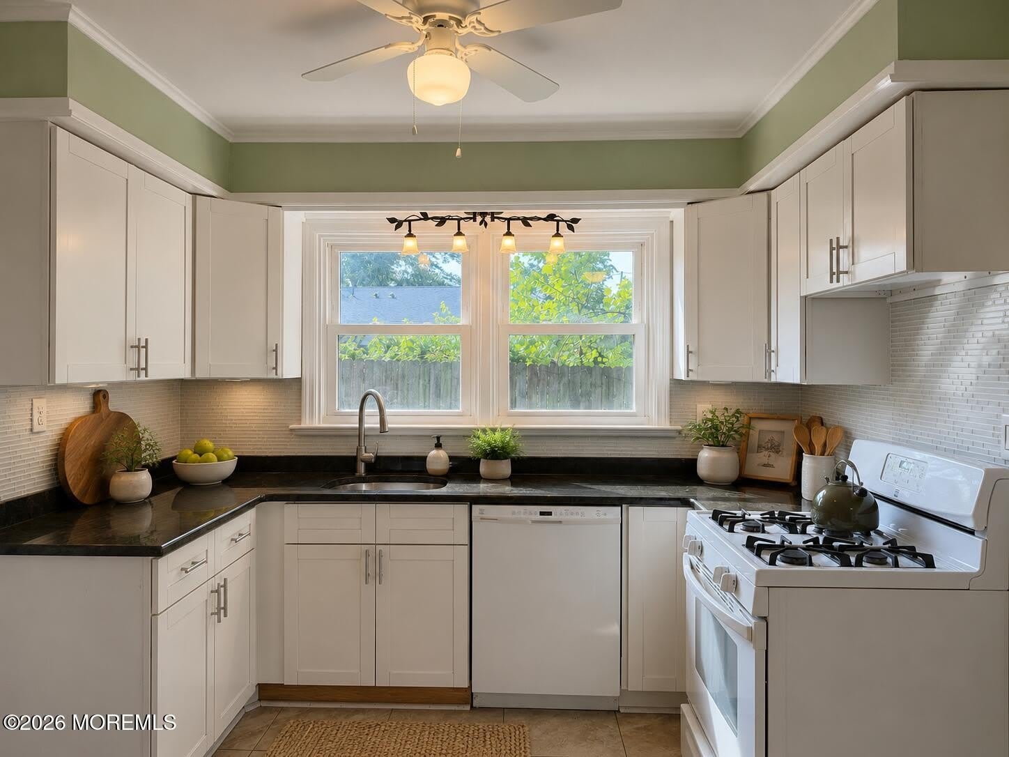 5 E Lincoln Circle – photo 3