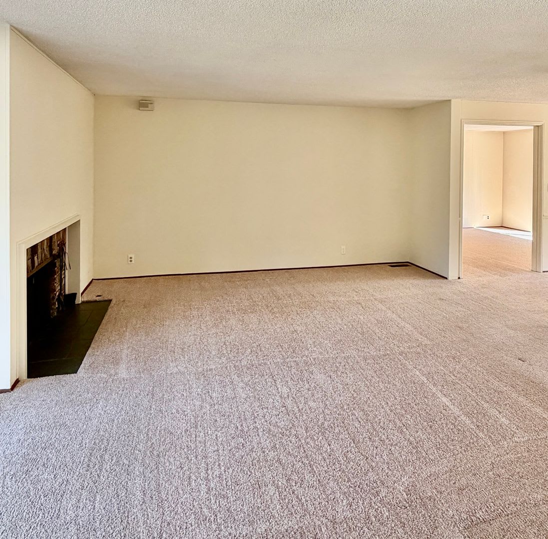 4 Bed / 2.5 Bath Bellevue rambler $4,095/month – photo 4
