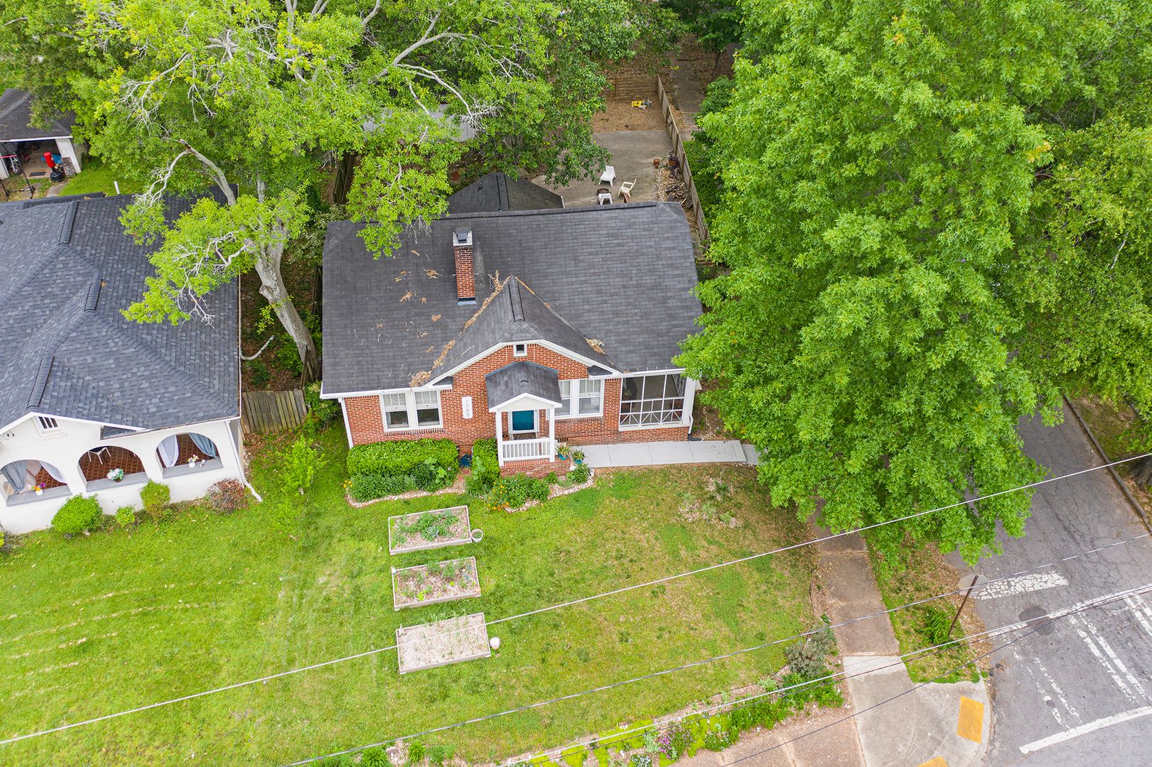 3 Bedroom 2 Bath Brick Bungalow – photo 2