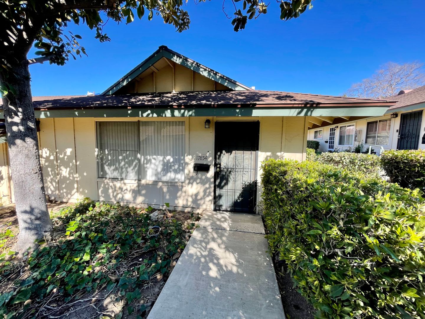Cute 1 Bedroom 1 Bath Townhome for Rent – photo 1
