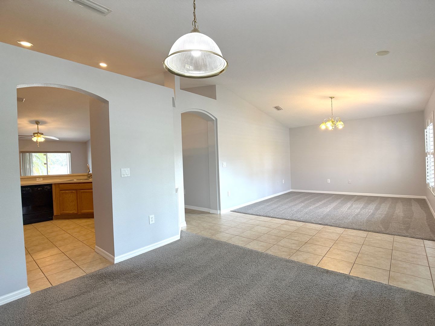 Beautiful 3 Bed 2 Bath Ranch Pool Home Lawn Pool Care Included – photo 3