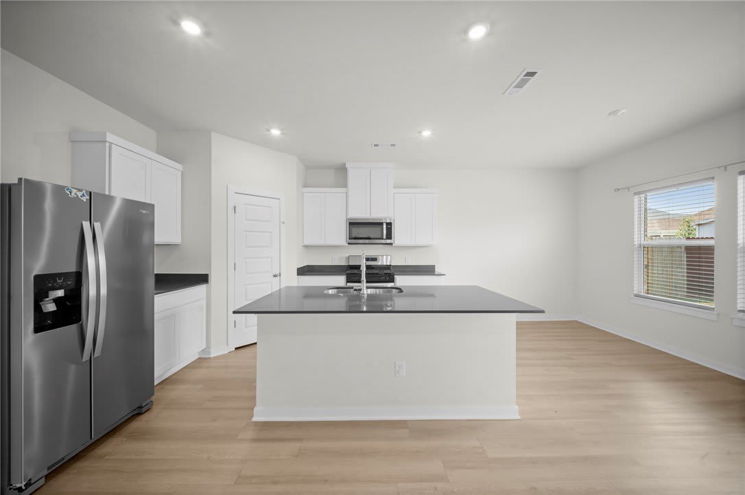 3844 Pinecrest Street – photo 5