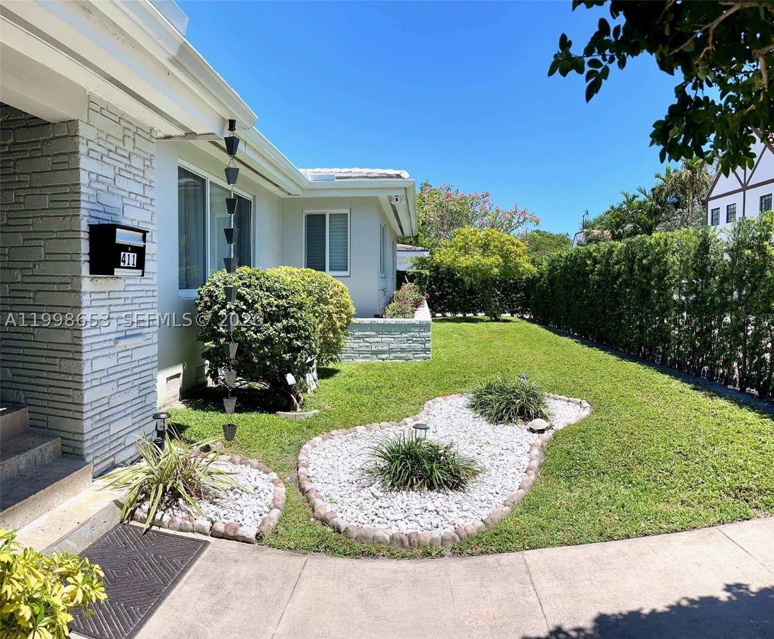 411 Alesio Ave – photo 3