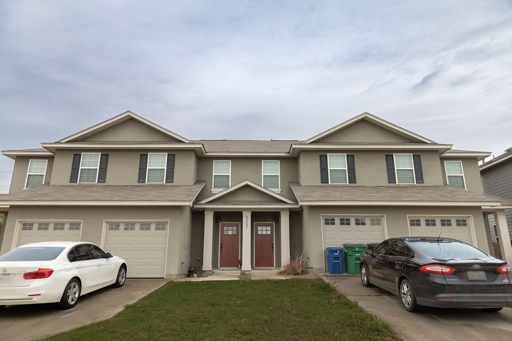 6307 Melanzane Avenue – photo 3