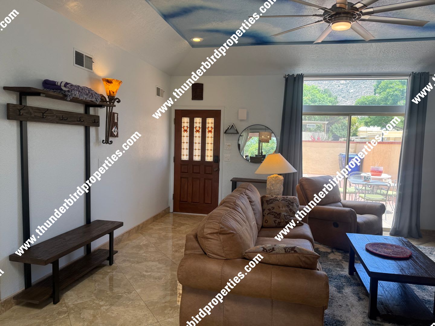 Fully Furnished Mountain View Retreat In Glenwood Hills – photo 3