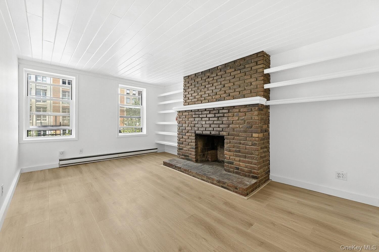 282 Hudson Street – photo 3