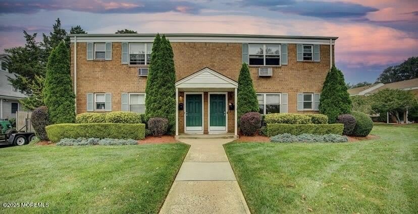 728 Greens Avenue – photo 1