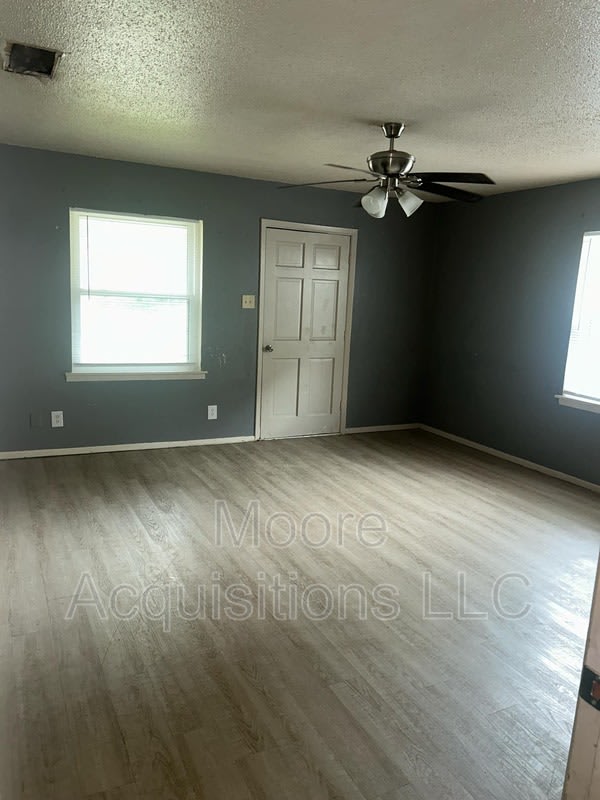 1437 S Rusk St – photo 2