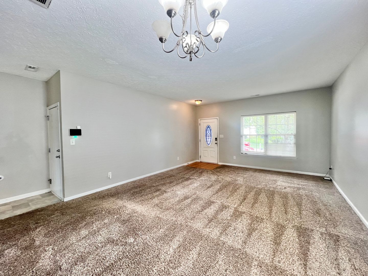 Offering Refundable Application Fees Charming 4Bd 2 5Ba Durham Home With A Bonus Sun Room Fenced In Yard Only 10 Minutes Away From Downtown Durham – photo 3