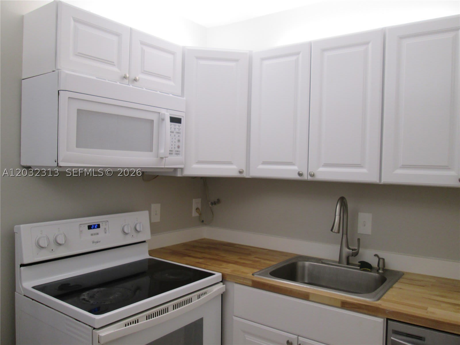 2250 NE 66th St – photo 4