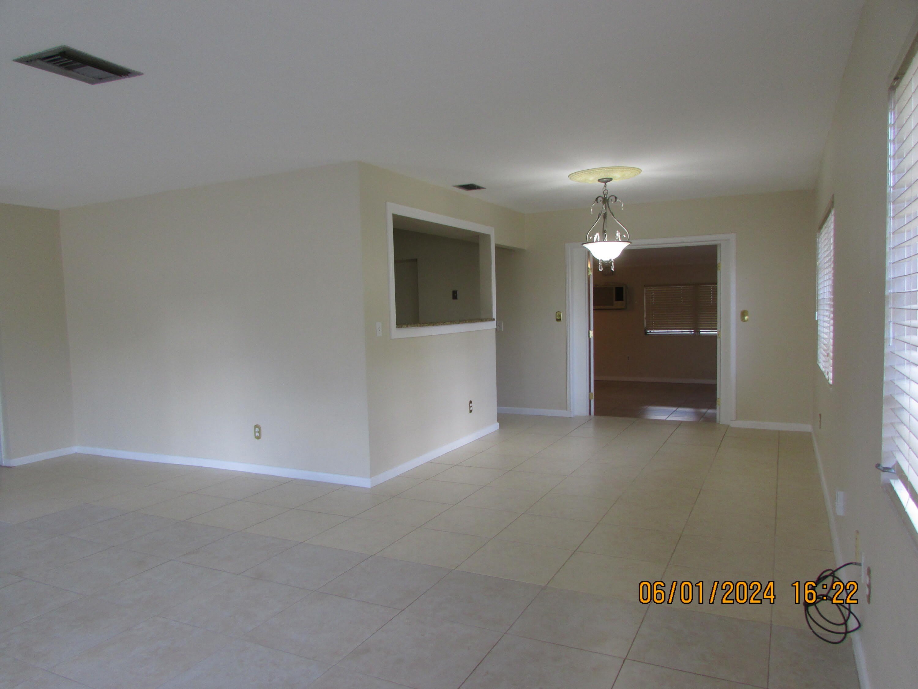 211 W Laila Drive – photo 3