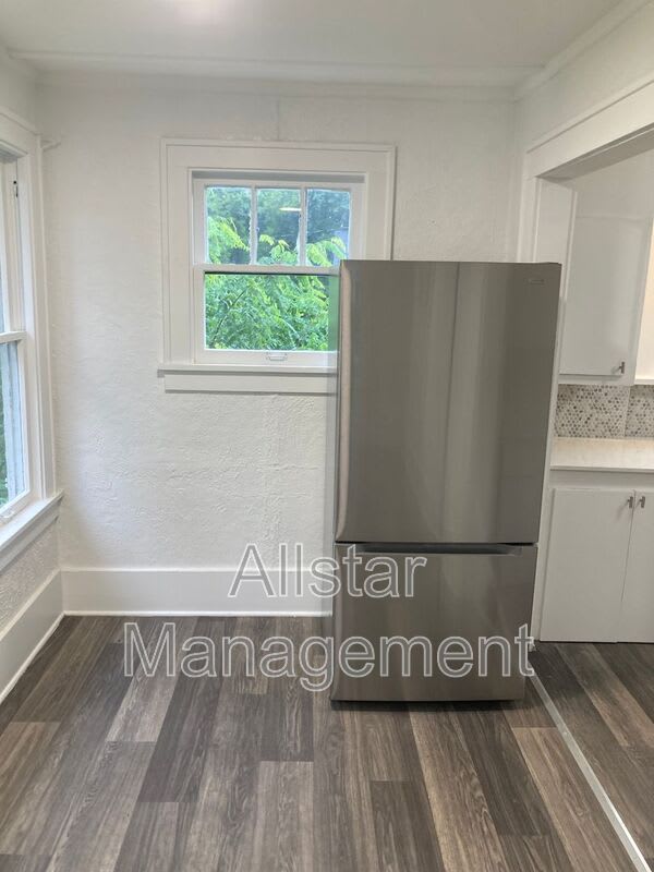 1201 East Avenue – photo 5