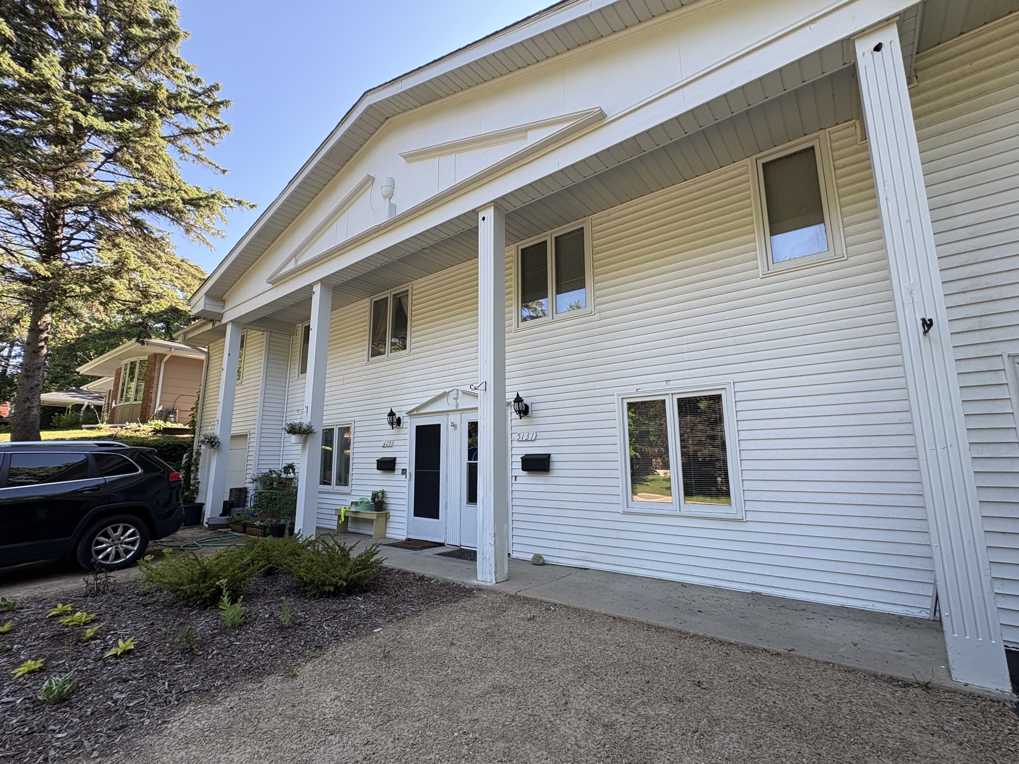 5131 Oxford Ave – photo 2