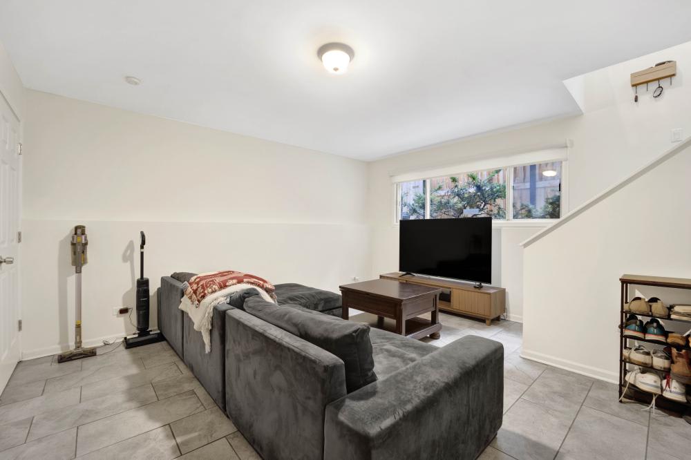 1646 W Julian – photo 4