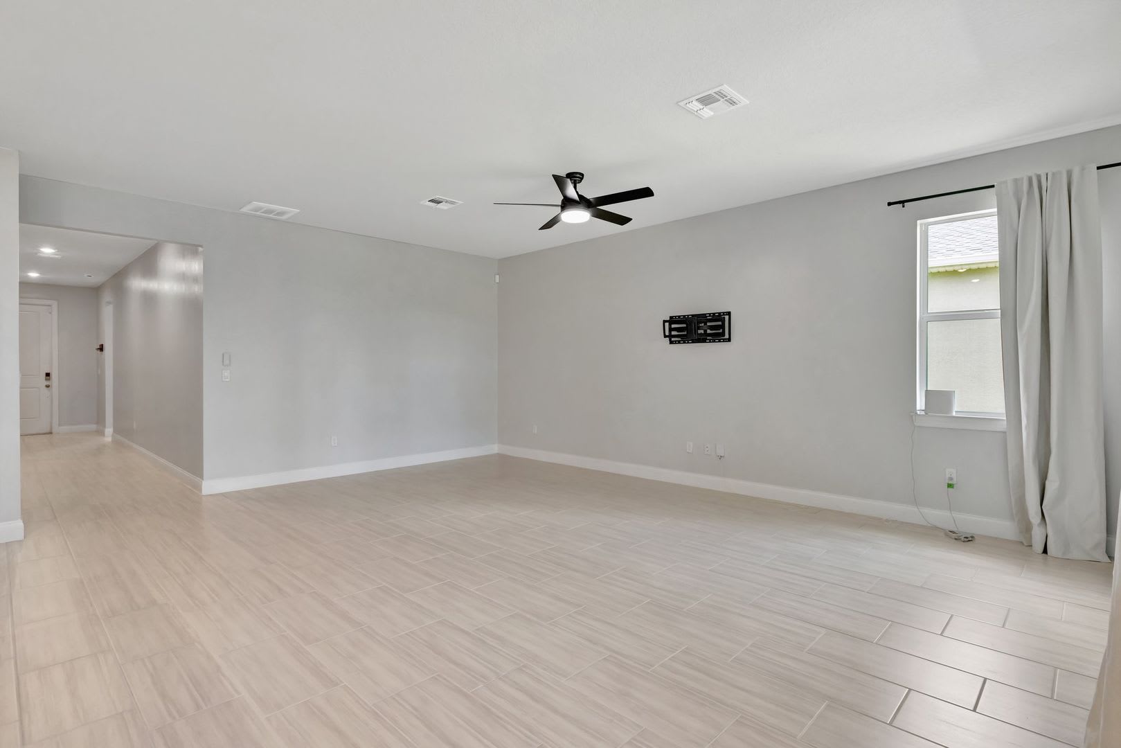 Spacious 4BR Home in Port St. Lucie – Modern Comfort Awaits – photo 3
