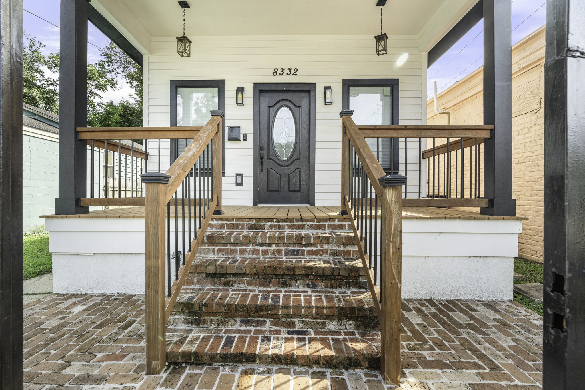 8332 Apple Street – photo 2